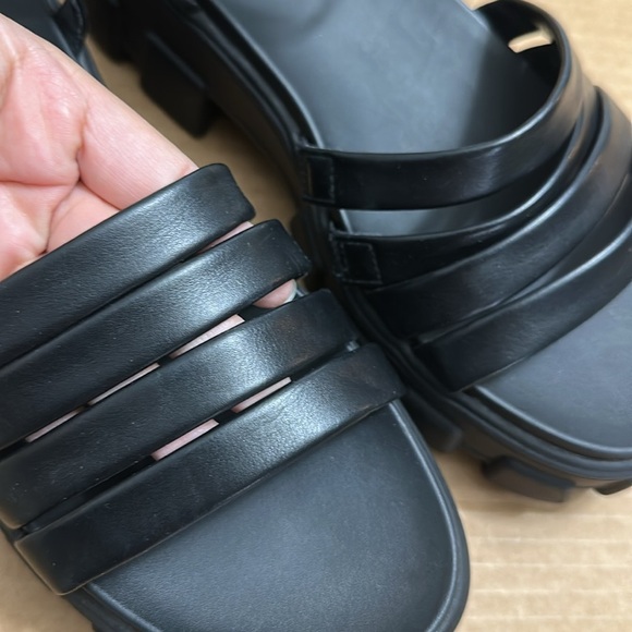 Torrid Multi Band Heeled Chunky Platform Sandal Black Womens Size 8.5 WW NWOT - Picture 3 of 11